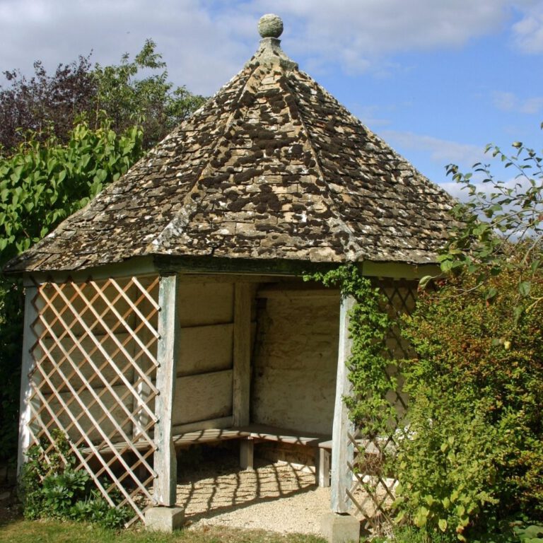 Gazebo and Bali Hut Removal Services in Sydney